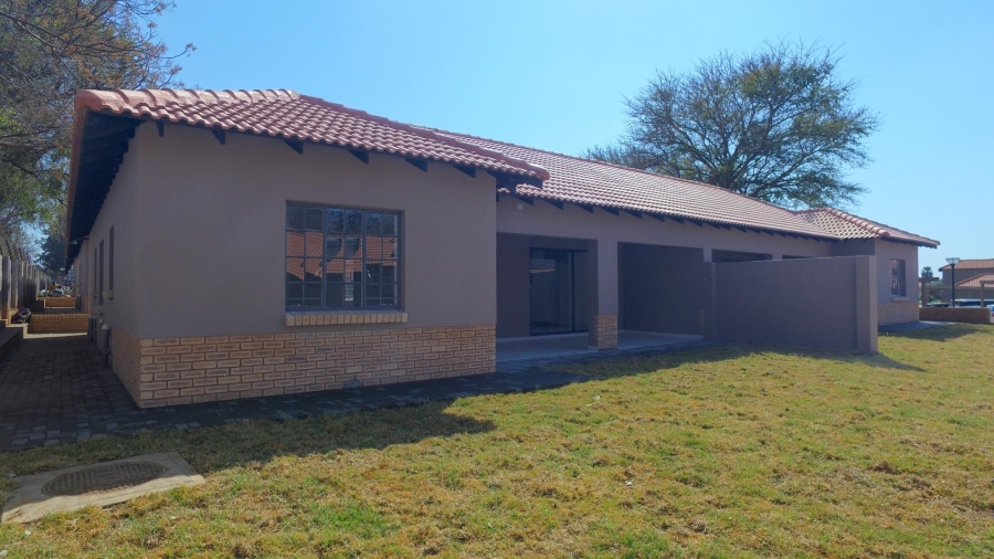 3 Bedroom Property for Sale in Waterkloof North West